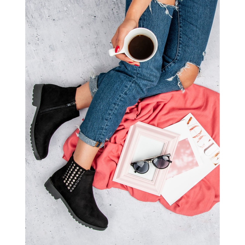 Queen Vivi Stylish Chelsea boots black 1 Queen Vivi Stylish Chelsea boots black 1