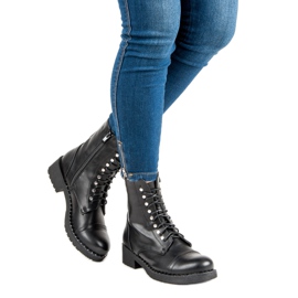 Diamantique Black workers 1