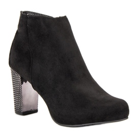 Elegant boots on a post black 2