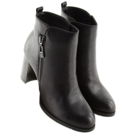 Boots on a stable heel black 6545 Black 1