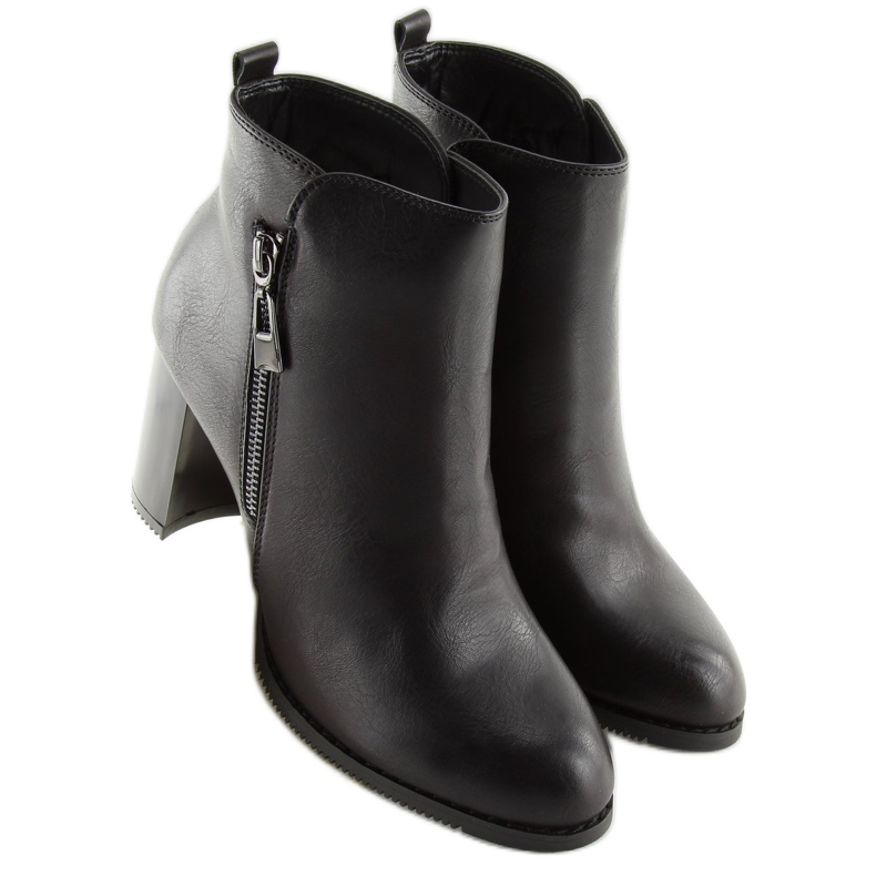 Boots on a stable heel black 6545 Black 1