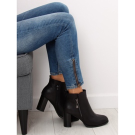 Boots on a stable heel black 6545 Black 2