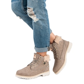 Kylie Brown Trappers 2