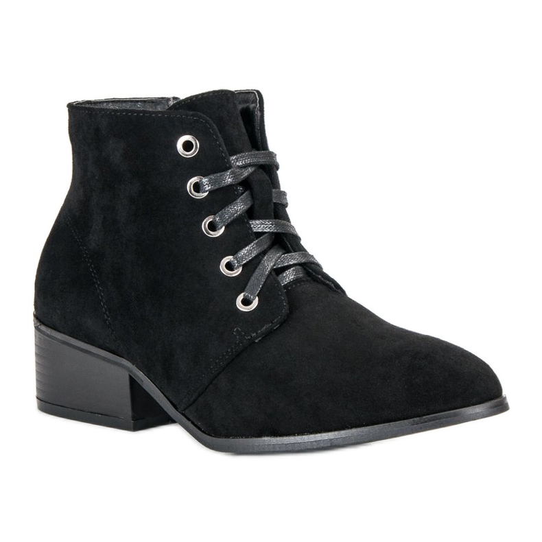 Tied black ankle boots 1