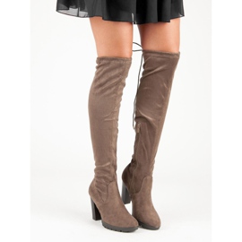 Cm Paris Suede Musketeers On A Pillar beige 2