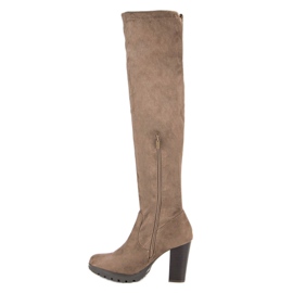 Cm Paris Suede Musketeers On A Pillar beige 1