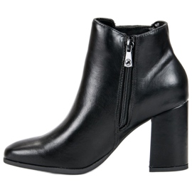 Kylie Elegant boots on a post black 1