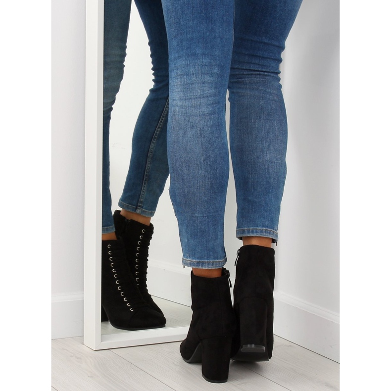 Boots on a stable heel black SP03 Black 1