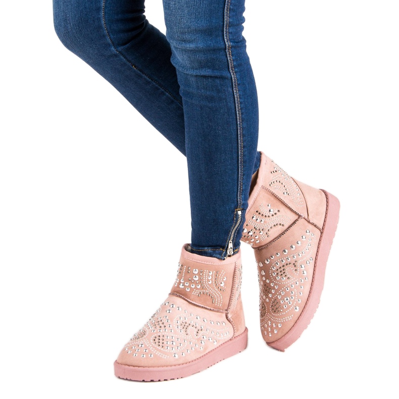 Trendy pink snow boots 2