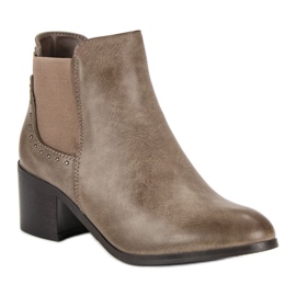 Boots On A Post brown 1