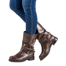 Small Swan Brown Workers 2