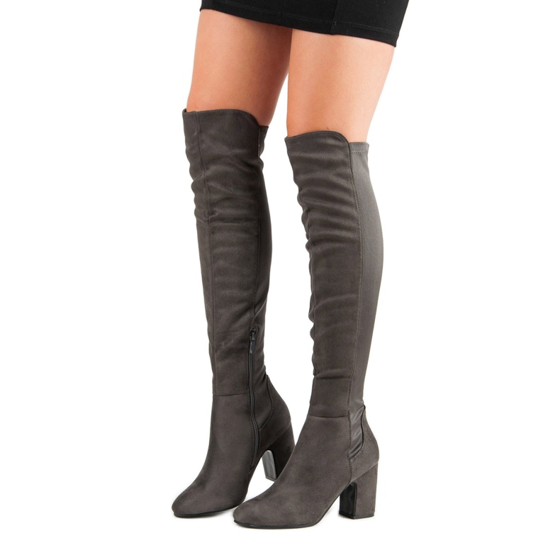 Seastar Matching musketeers on the post grey 1