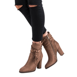 Super Mode Elegant boots on the post brown 2