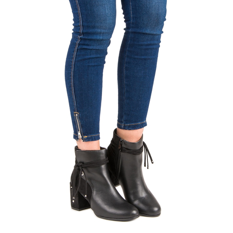 Nio Nio Black Booties On A Post 1