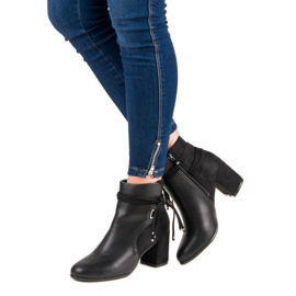 Nio Nio Black Booties On A Post 2