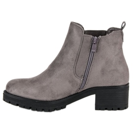 Ideal Shoes Gray Chelsea boots on a flat heel grey 1