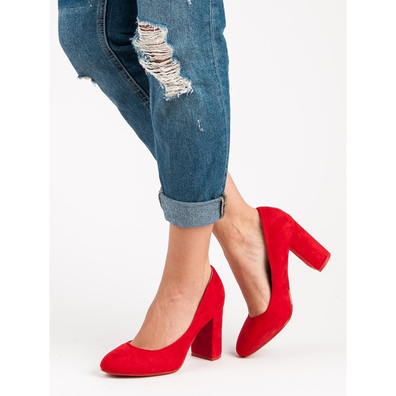 Seastar Suede pumps on the pillar red 2