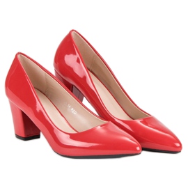 Classic lacquered pumps 1