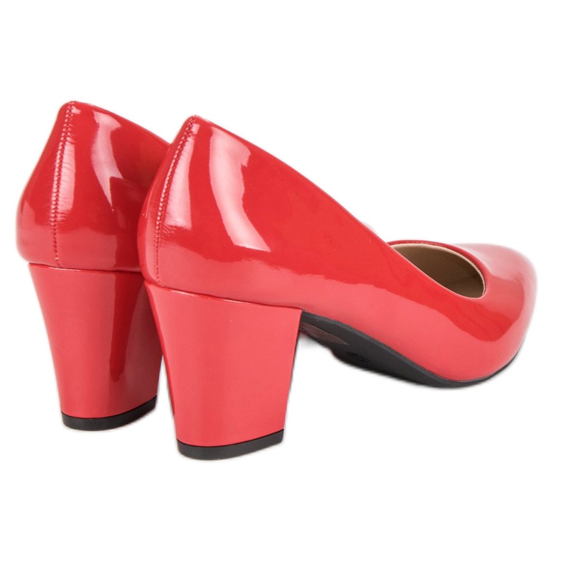 Classic lacquered pumps 2