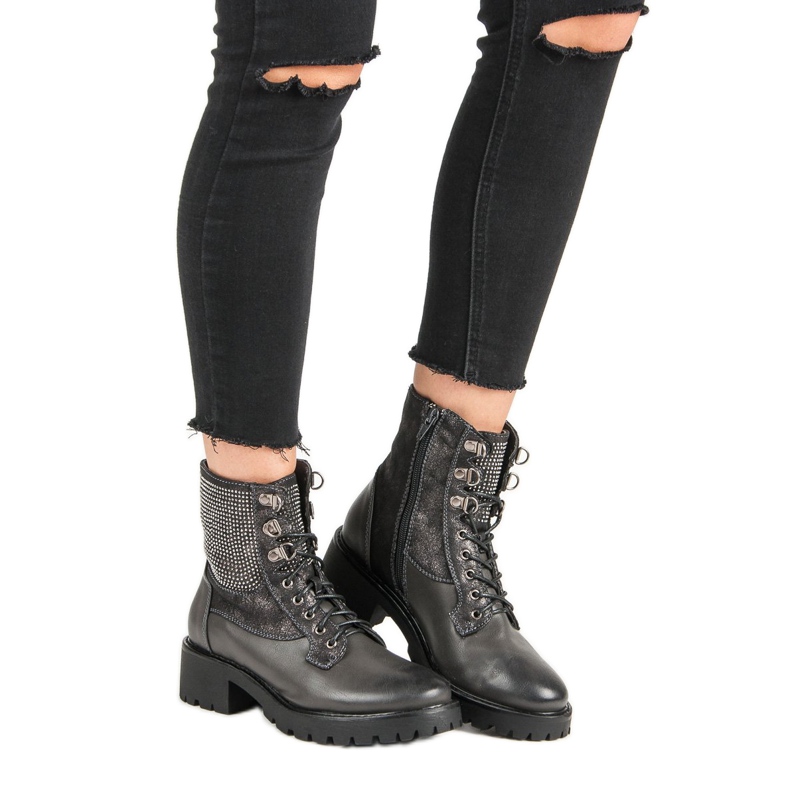 Ideal Shoes Laced Workers On The Platform green 2