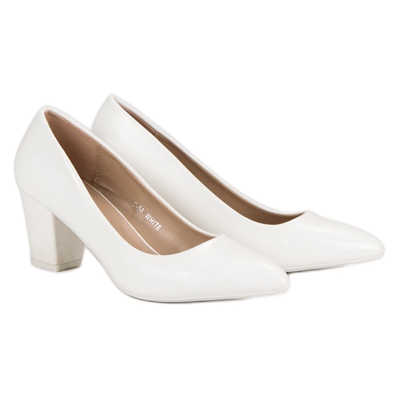 Classic lacquered pumps white 1