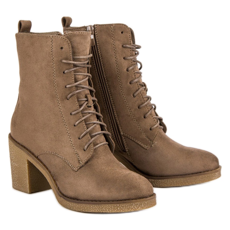 Super Mode Tied boots on the post brown 1