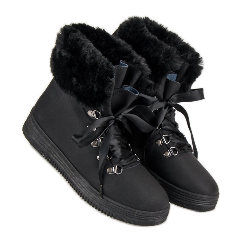 Black snow boots with fur 1