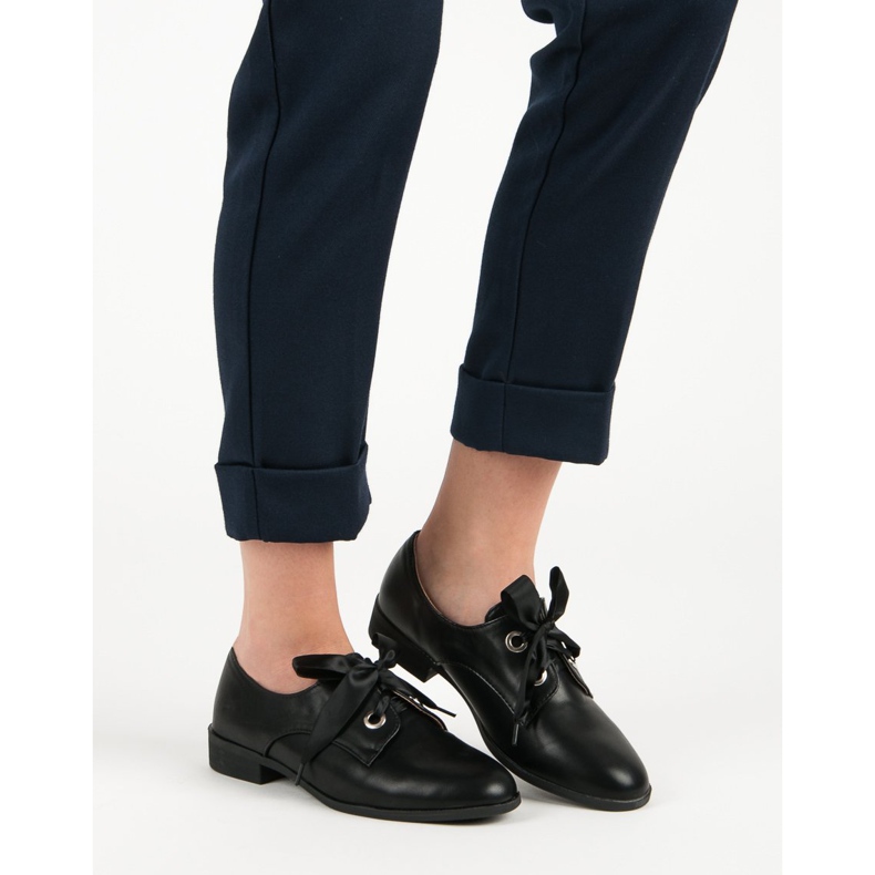 Tina&Co Tied brogues black 1