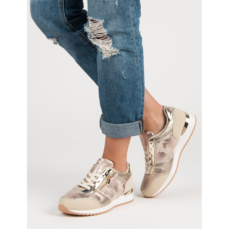 Sports shoes with a decorative zipper yellow pink 2