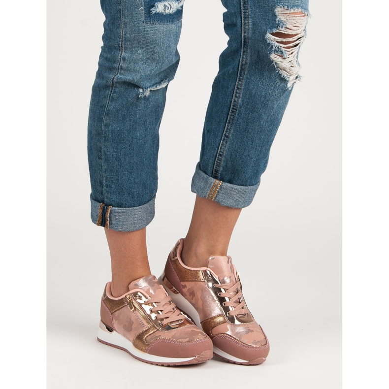 Sports shoes with a decorative zipper yellow pink 1