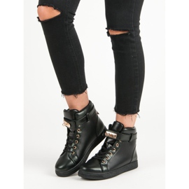 Black Sneakers 1