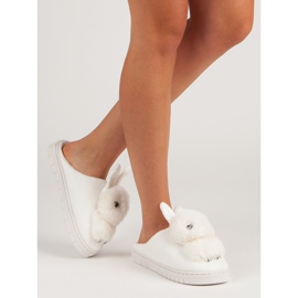 Warm slippers white 2