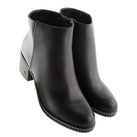 Boots on a stable heel black BH120-KB Black 1