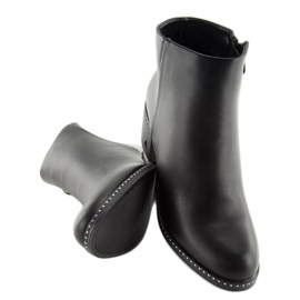 Boots on a stable heel black BH120-KB Black 2