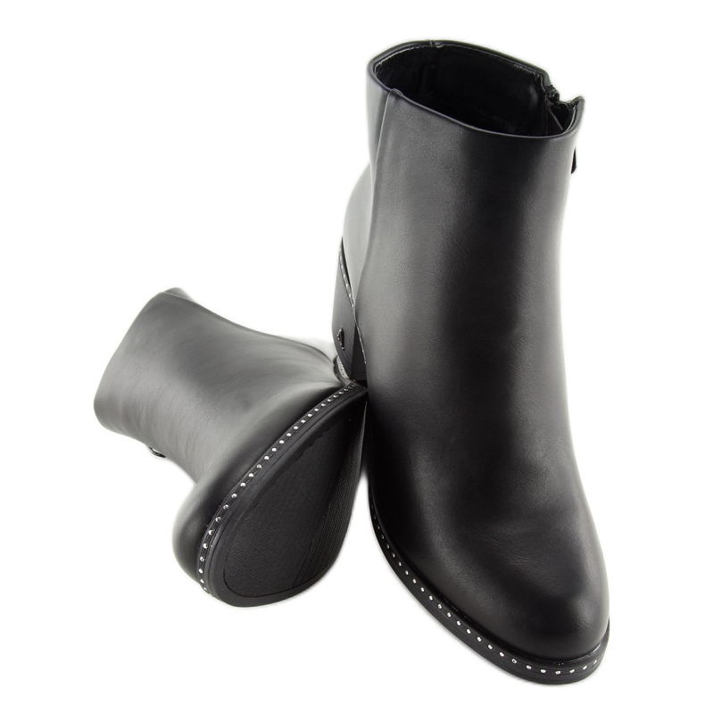 Boots on a stable heel black BH120-KB Black 2