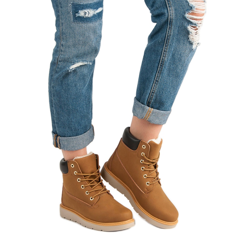 Trappers On The Platform brown 1