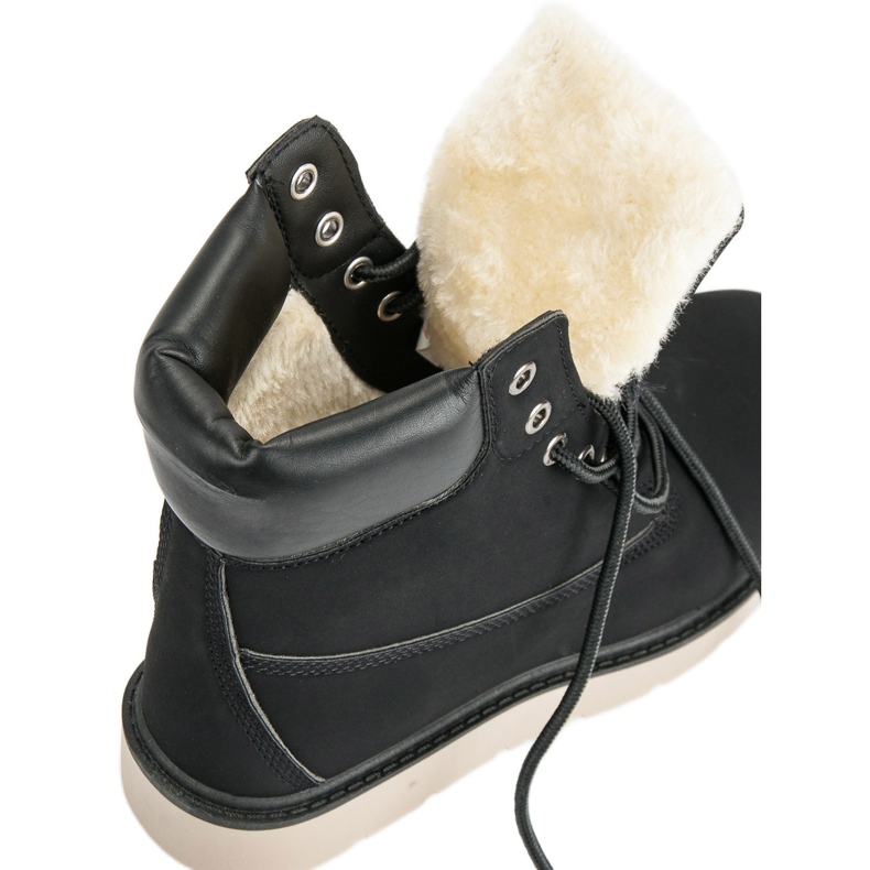 Trappers On The Platform black 1