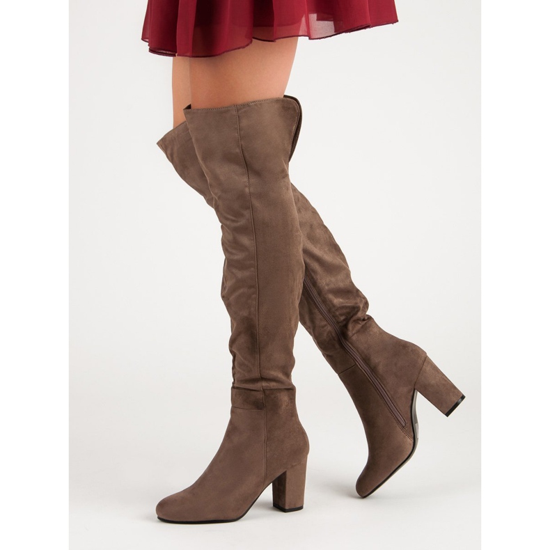 Kayla Beige musketeers 1