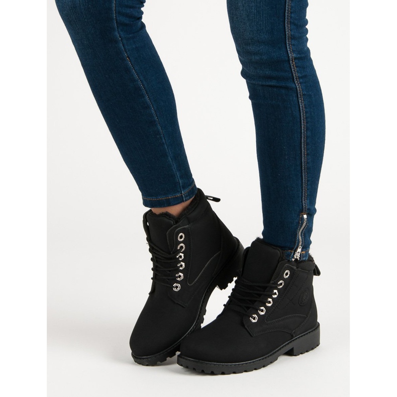 Classic black hiking boots 1 Classic black hiking boots 1