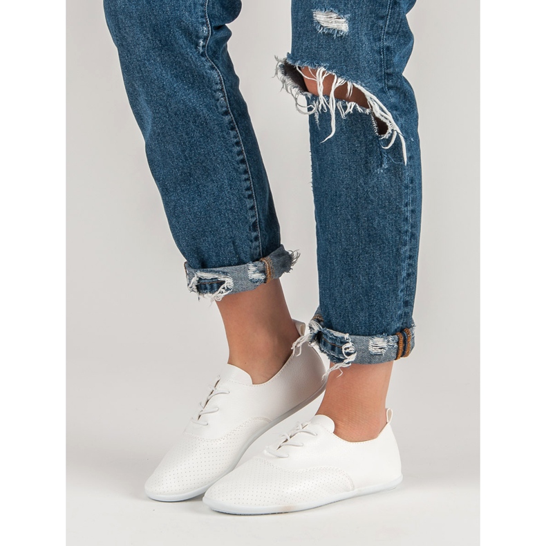 White Tied Sneakers 2