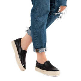Fashionable Black Sneakers 2 Fashionable Black Sneakers 2