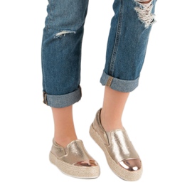 Fashionable Golden Sneakers 1 Fashionable Golden Sneakers 1