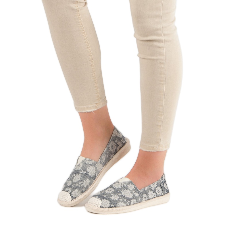 Small Swan Fashionable Espadrilles grey 1
