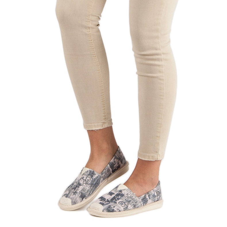 Small Swan Fashionable Espadrilles multicolored 2