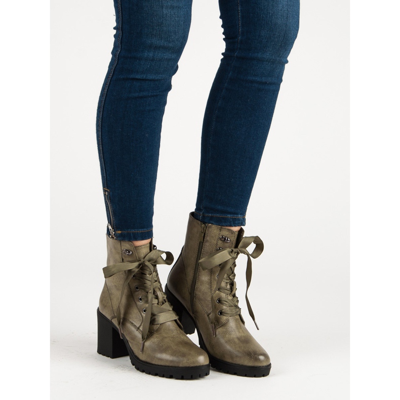 Queentina Warm boots on the platform green 1