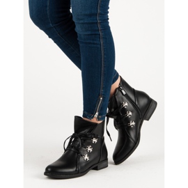 Weide Black Boots On A Flat Heel 1