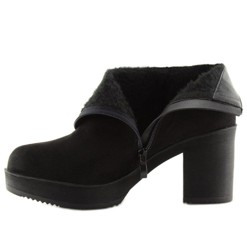 Boots on a stable heel black YL96009 Black 1