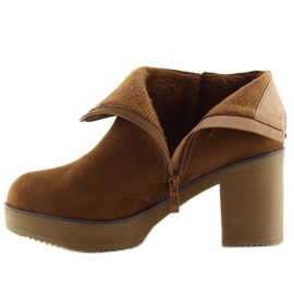 Boots on stable heel camel YL96009 Camel brown 1