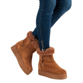 Camel Snow Boots On The Platform brown 1