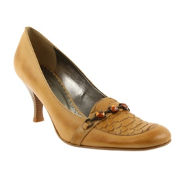 Leather pumps brown 1